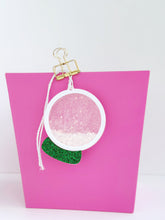 Load image into Gallery viewer, Christmas Shaker Tags