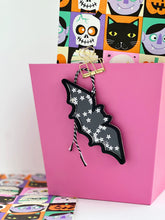 Load image into Gallery viewer, Halloween Shaker Tags

