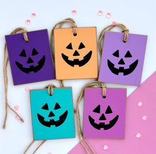 Load image into Gallery viewer, Jack-o-lantern tag
