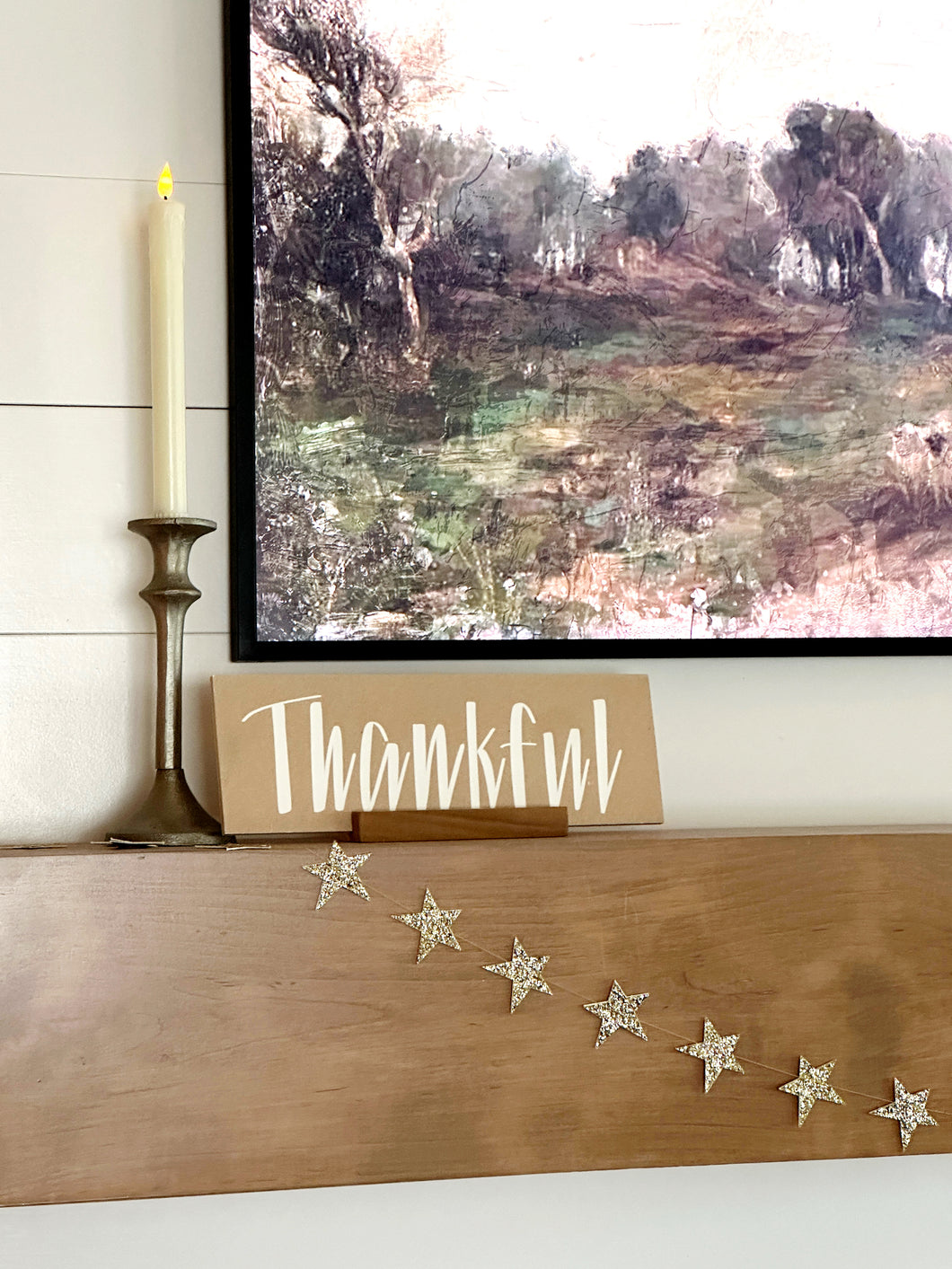Thankful, natural wood grain shelfie