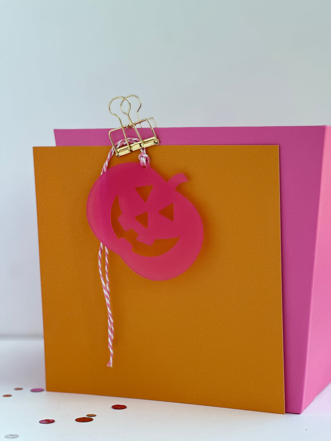 jack-o-lantern tag (pink opaque), acrylic